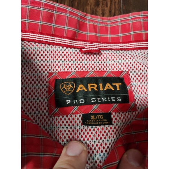 Ariat Pro Series Shirt Button Up XL Red Plaid Long Sleeve Logo Fitted Mens - Picture 2 of 11